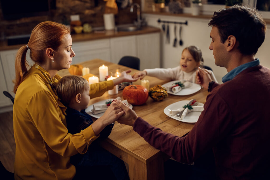 Family Gratitude Rituals to Start This Thanksgiving