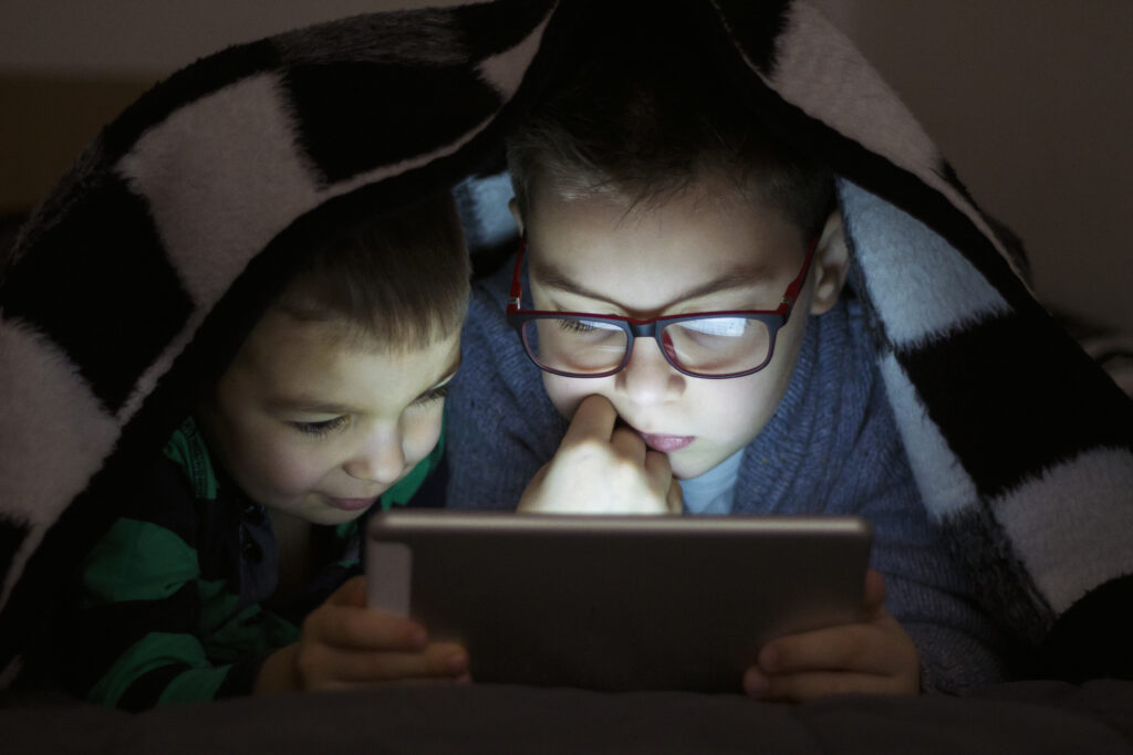 Digital Parenting Tips: Screen Time, Social Media, and Safety 
